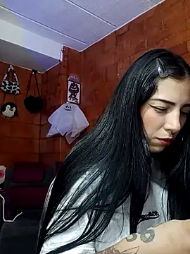 Snapshot of Raven__purple chatting on 03/15/25, 02:03 Raven purple online show from 03/15/25, 02:03