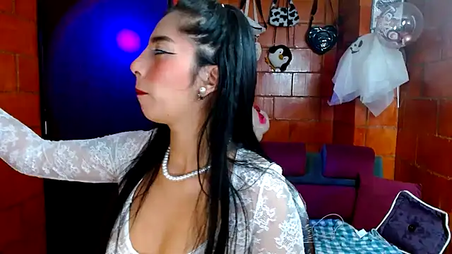 Snapshot of Raven__purple chatting on 10/01/25, 02:17 Raven purple online show from 10/01/25, 02:17