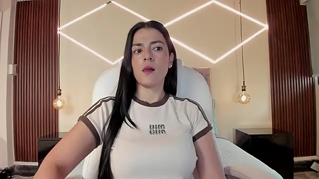 BellaClaiir online show from 03/12/26, 02:45