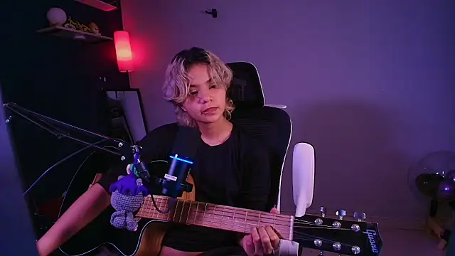 marlena3312 online show from 02/05/26, 01:49