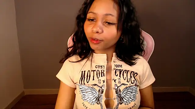 Snapshot of Natasha_mh2 chatting on 01/19/25, 03:18 Natasha mh2 online show from 01/19/25, 03:18