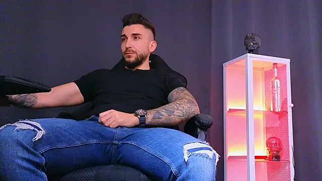 MightyAaron66 online show from 02/21/25, 03:32