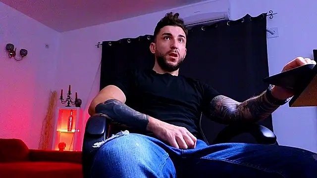 MightyAaron66 online show from 11/12/25, 04:46