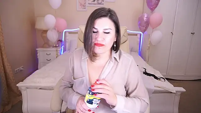 KiraRoxx online show from 02/19/25, 11:14