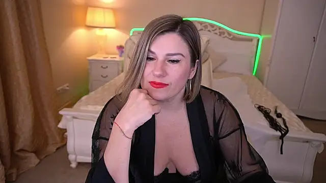 KiraRoxx online show from 03/18/25, 09:53