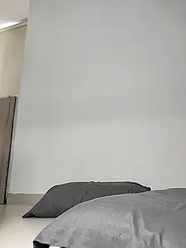 cuteluci  online show from 01/08/25, 02:35