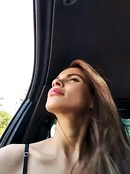 cuteluci  online show from 01/11/25, 07:49