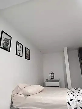 cuteluci  online show from 02/09/25, 03:23