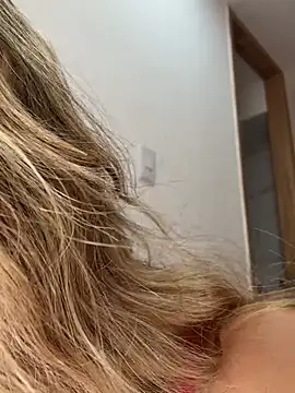 cuteluci  online show from 03/31/26, 12:27