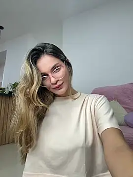 cuteluci  online show from 06/30/26, 06:47