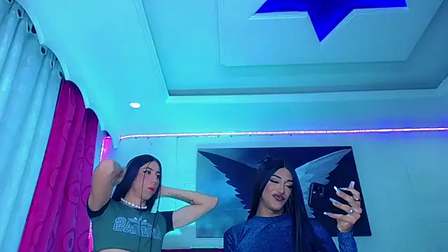 NahomiCamper online show from 10/10/25, 03:16