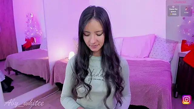 AbyWhitee online show from 01/10/25, 09:55