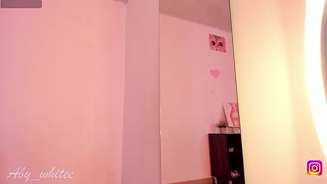 AbyWhitee online show from 09/18/25, 11:34