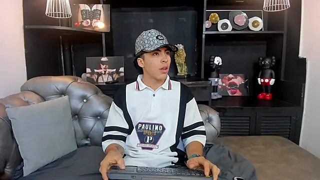 HeellBoy  online show from 10/24/25, 08:49