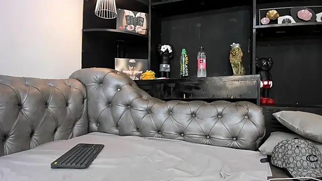 HeellBoy  online show from 11/19/25, 04:23