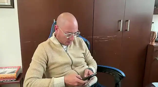 alanan881 online show from 01/17/25, 09:28