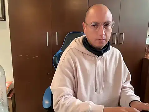 alanan881 online show from 01/20/25, 03:07