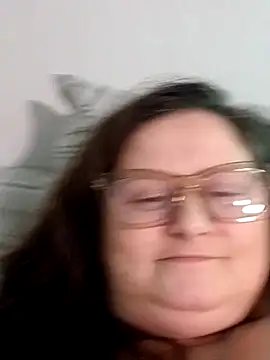 Snapshot of staceysmomfow chatting on 01/20/25, 04:43 staceysmomfow online show from 01/20/25, 04:43