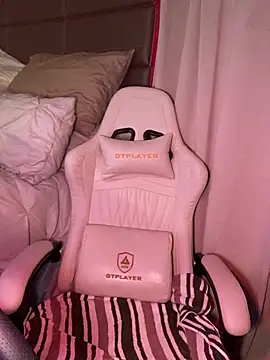 CrownedNyaries online show from 01/03/25, 03:22