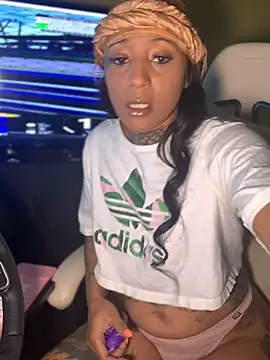 CrownedNyaries online show from 02/25/25, 02:44