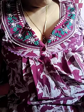 Snapshot of samitasharma chatting on 06/19/26, 05:23 samitasharma online show from 06/19/26, 05:23