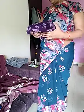 Snapshot of samitasharma chatting on 07/15/26, 06:18 samitasharma online show from 07/15/26, 06:18