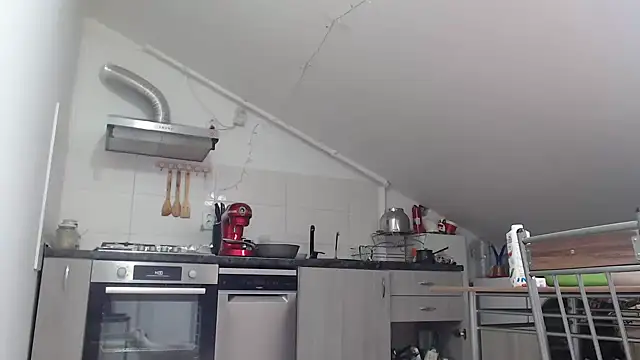 Snapshot of SweetMaddy888 chatting on 12/23/24, 11:04 SweetMaddy888 online show from 12/23/24, 11:04