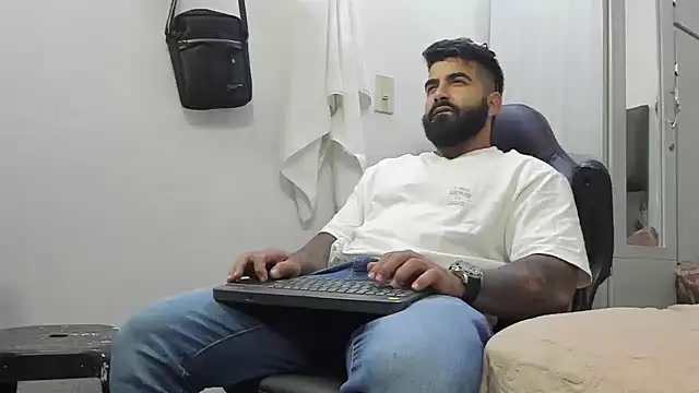 Lyon vach online show from 01/13/25, 01:56