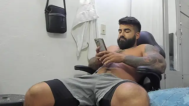 Lyon vach online show from 01/14/25, 01:06