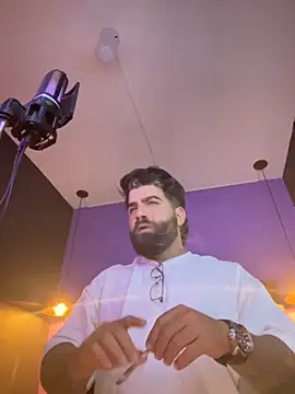 Lyon vach online show from 10/10/25, 02:10