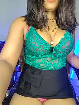 Snapshot of Black-Pearll chatting on 01/28/25, 02:10 Black-Pearll online show from 01/28/25, 02:10