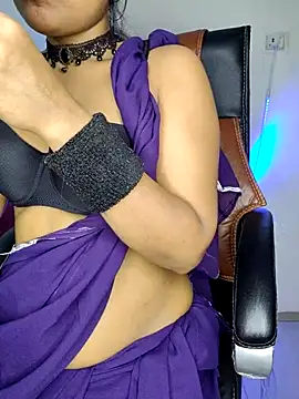 Snapshot of Black-Pearll chatting on 02/26/25, 02:57 Black-Pearll online show from 02/26/25, 02:57