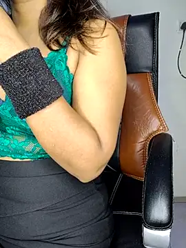 Snapshot of Black-Pearll chatting on 02/28/25, 04:31 Black-Pearll online show from 02/28/25, 04:31