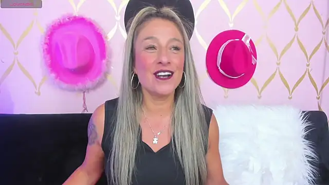 Snapshot of ladylians chatting on 01/11/25, 06:23 ladylians online show from 01/11/25, 06:23