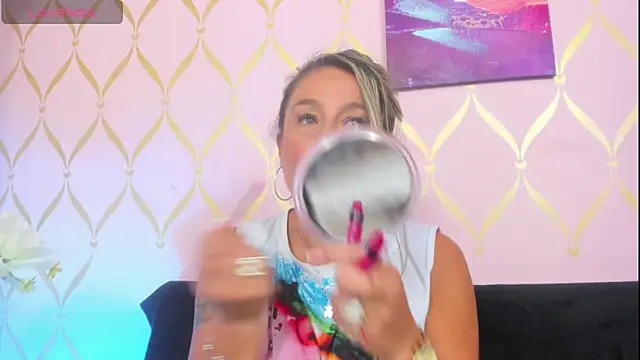 Snapshot of ladylians chatting on 01/21/25, 09:46 ladylians online show from 01/21/25, 09:46