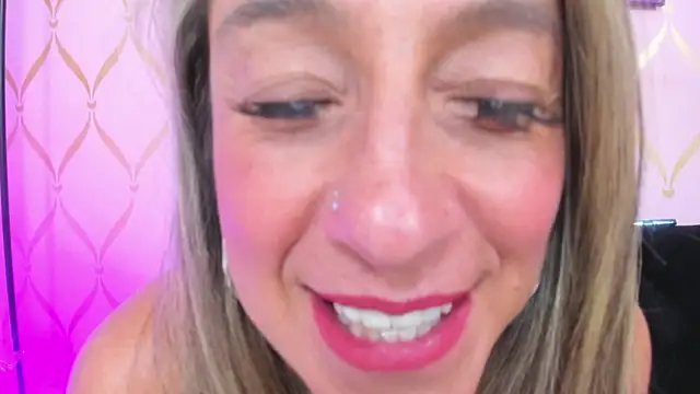 Snapshot of ladylians chatting on 02/14/25, 01:13 ladylians online show from 02/14/25, 01:13