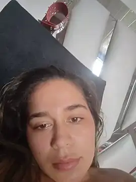 Snapshot of LaurenWelly_ chatting on 06/16/26, 12:52 LaurenWelly online show from 06/16/26, 12:52