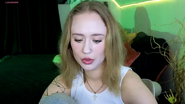 SashaBrooks online show from 09/15/25, 06:08