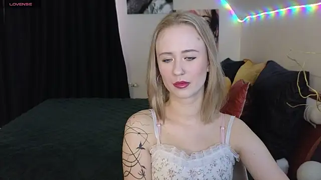 SashaBrooks online show from 10/09/25, 01:42