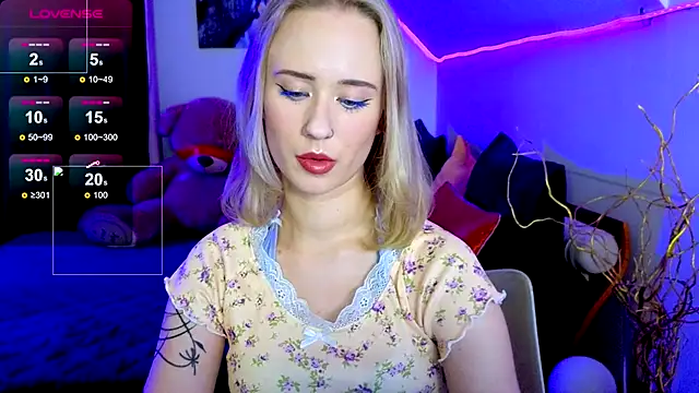 SashaBrooks online show from 10/22/25, 06:51