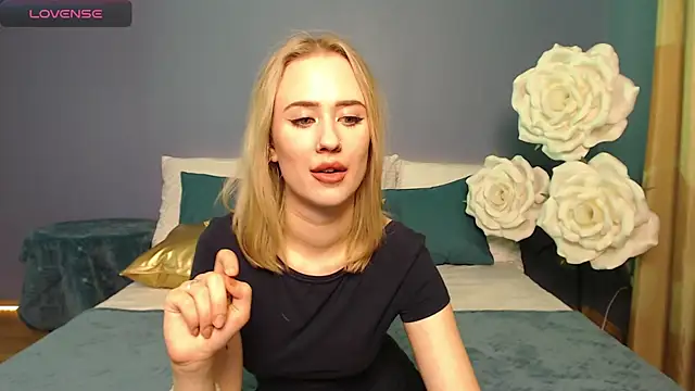 SashaBrooks online show from 11/16/25, 02:22