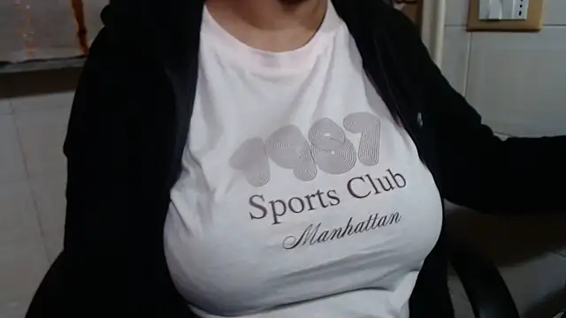 Foxlady2271 online show from 11/13/25, 12:48