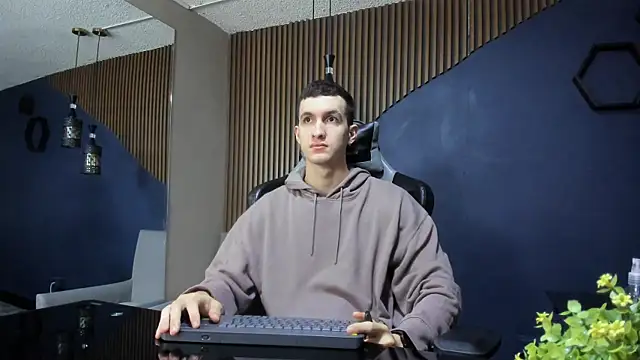 JacksonOlsenn online show from 02/12/25, 12:12