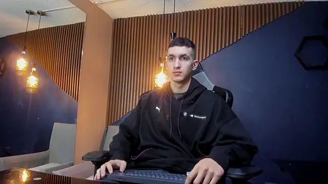 JacksonOlsenn online show from 03/07/25, 12:01