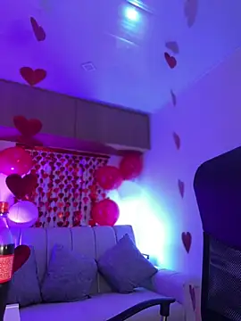 maddy bronw  online show from 02/06/25, 01:05