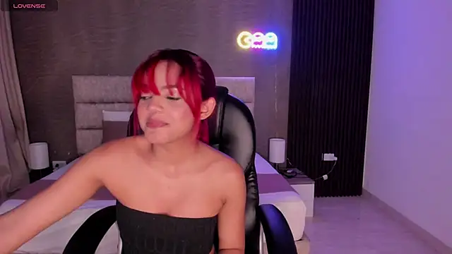 Cristal  adams online show from 09/18/25, 12:40