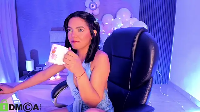 Cristal  adams online show from 10/21/25, 12:28