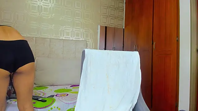 Snapshot of evelyn_wine chatting on 12/29/24, 07:22 evelyn wine online show from 12/29/24, 07:22