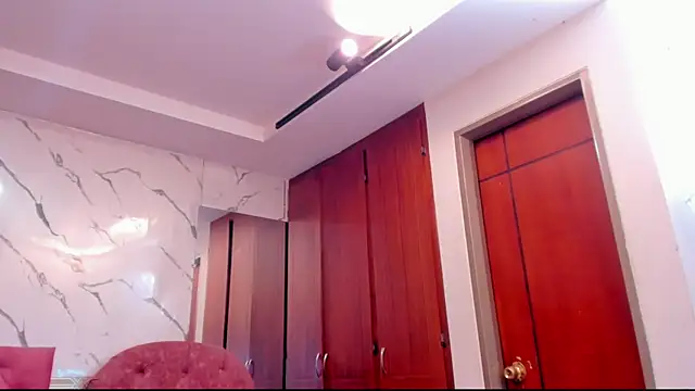 evelyn wine online show from 11/15/25, 04:10