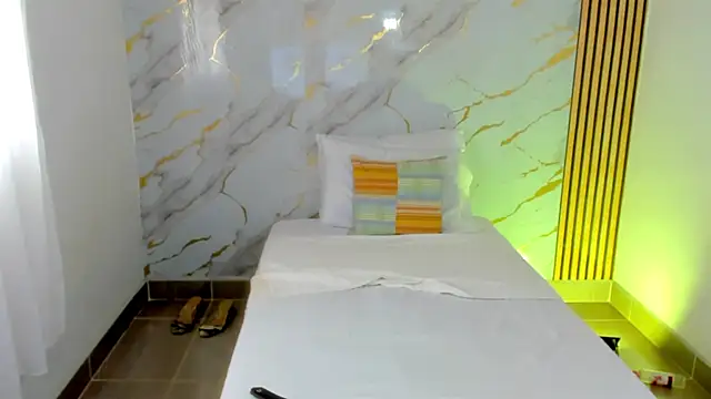 Snapshot of coralcarter1 chatting on 10/30/25, 05:46 coralcarter1 online show from 10/30/25, 05:46